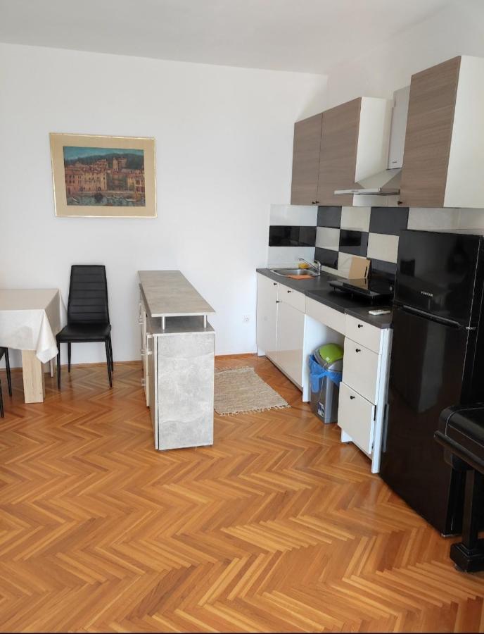 Apartmani Ketryn 크리크베니카 외부 사진